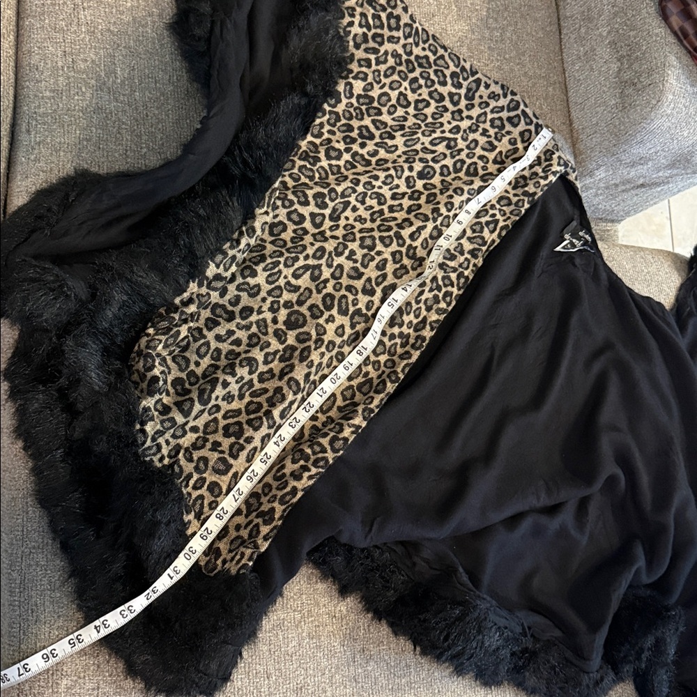 Dennis Basso Leopard Cape with Black Faux Fur Trim - Picture 10 of 10